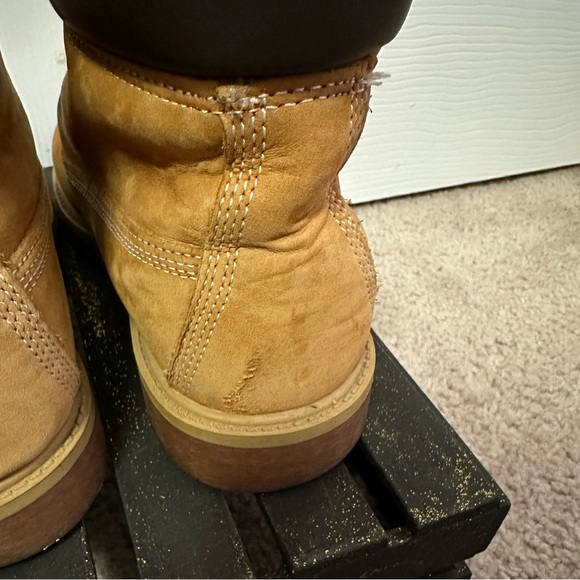 Timberland Kids Tan Boots with Gold Laces - Picture 6 of 8